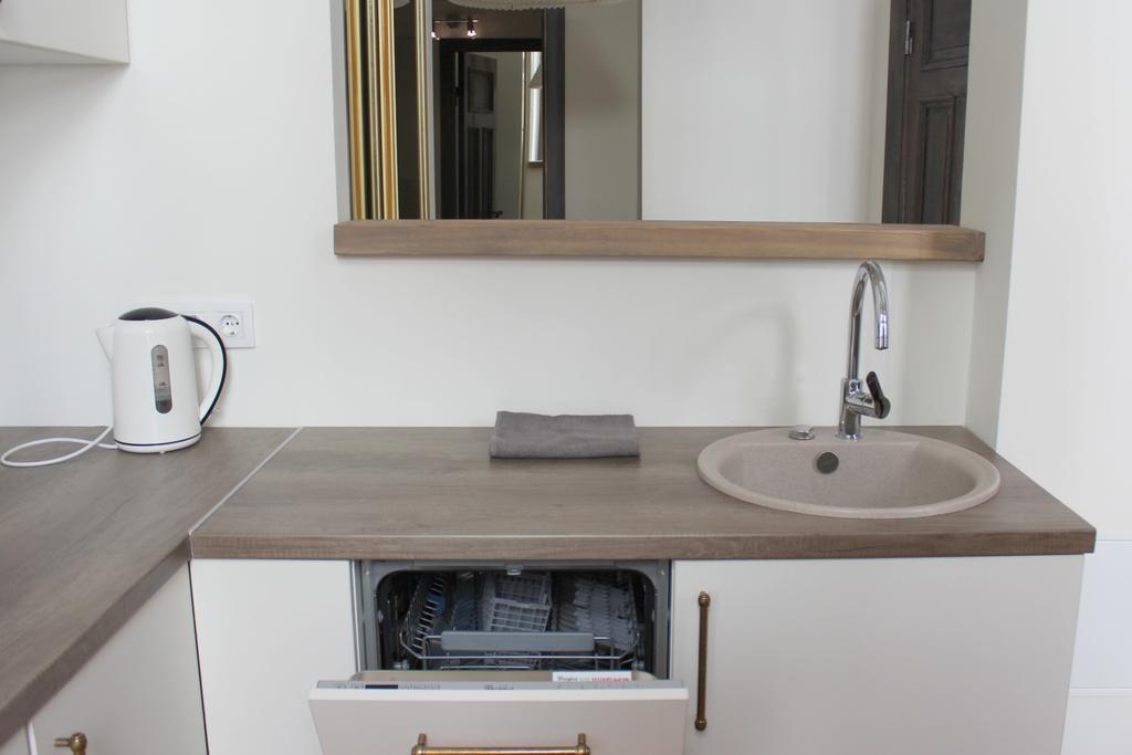 2 Room Apartment In Embasy Area Riga Ngoại thất bức ảnh